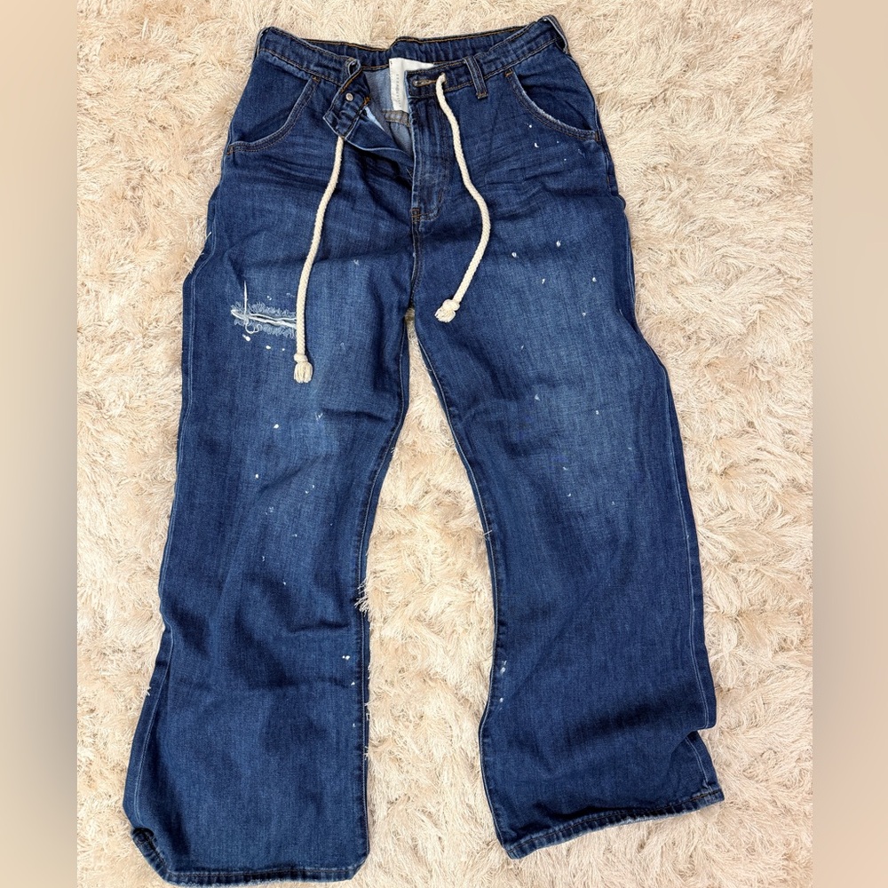 Women’s One Teaspoon - sold by Free People jeans. Size 26 but fit like 27/28.